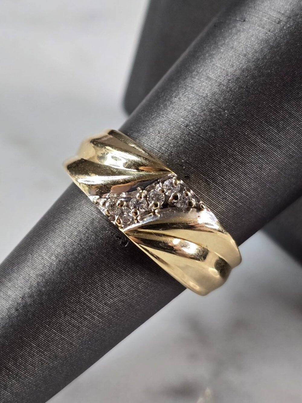 Mens Vintage Estate 14K Yellow Gold Diamond Ring 5.6g E7224